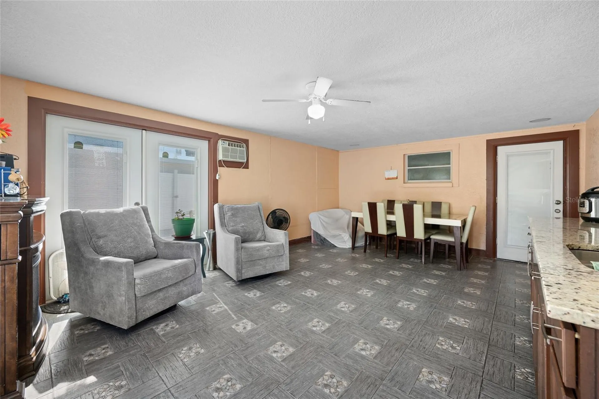 6017 W Fern Street Tampa FL 33634