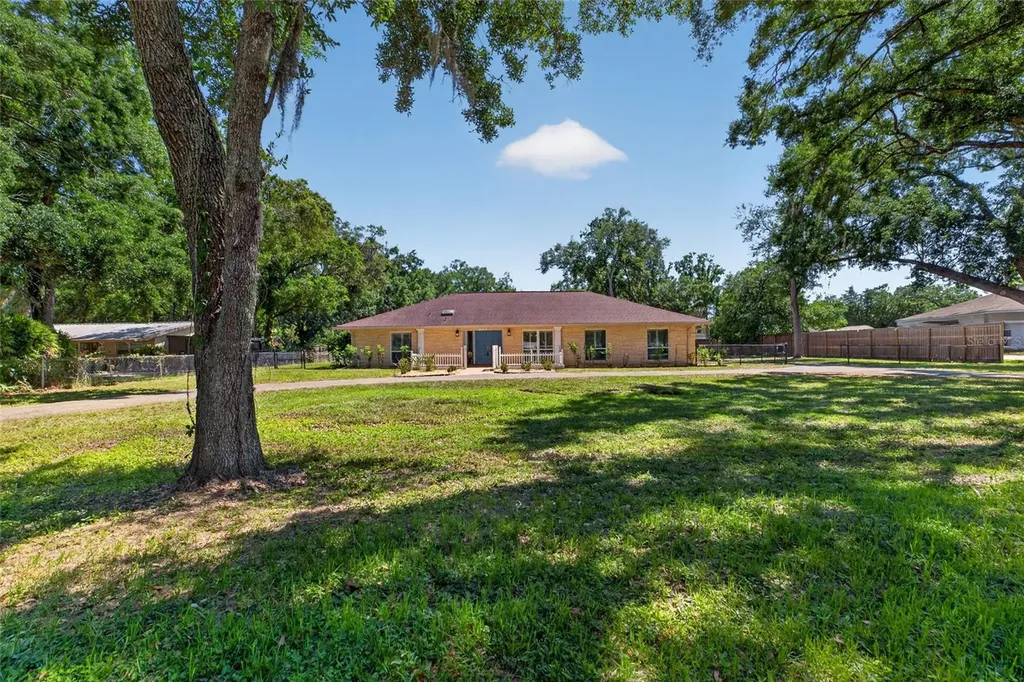 1026 Crystal Lake Road Lutz FL 33548