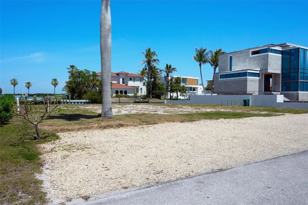 581 Rountree Drive Longboat Key FL 34228
