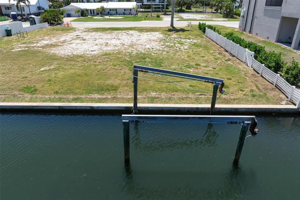 581 Rountree Drive Longboat Key FL 34228