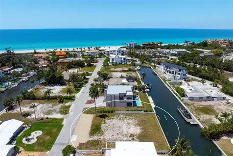 581 Rountree Drive Longboat Key FL 34228