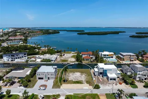581 Rountree Drive Longboat Key FL 34228