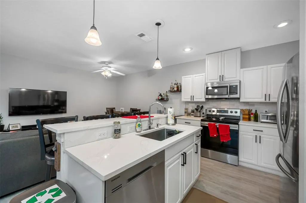 400 S Willow Avenue Tampa FL 33606