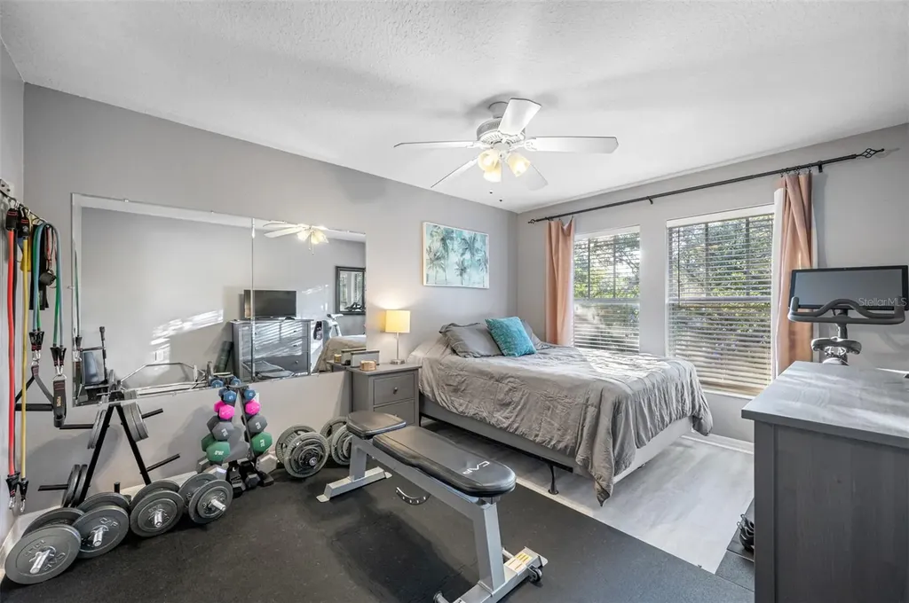 400 S Willow Avenue Tampa FL 33606