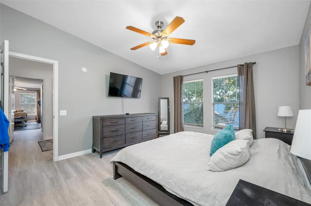 400 S Willow Avenue Tampa FL 33606