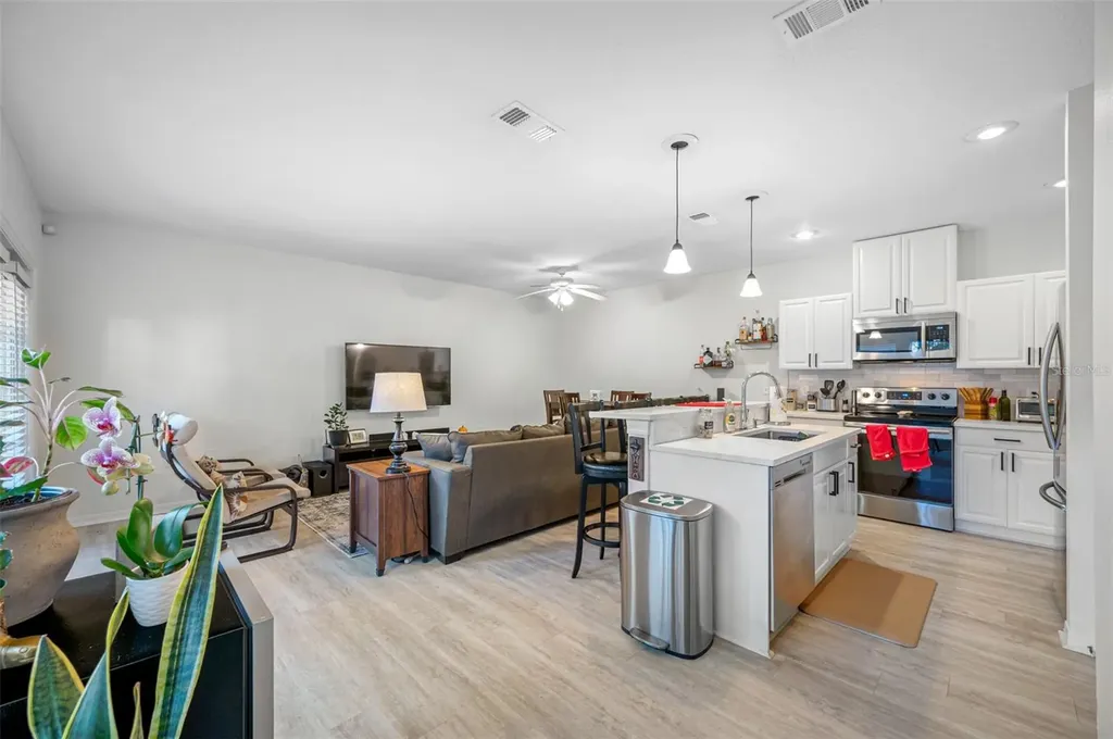 400 S Willow Avenue Tampa FL 33606