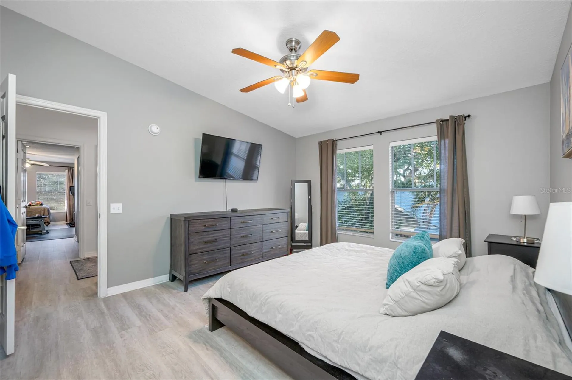400 S Willow Avenue Tampa FL 33606