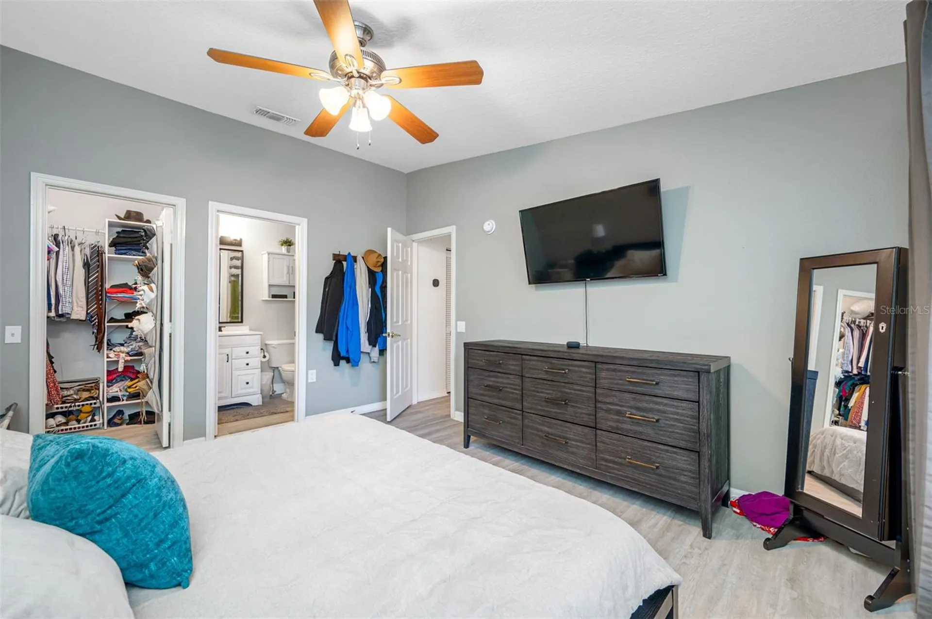 400 S Willow Avenue Tampa FL 33606