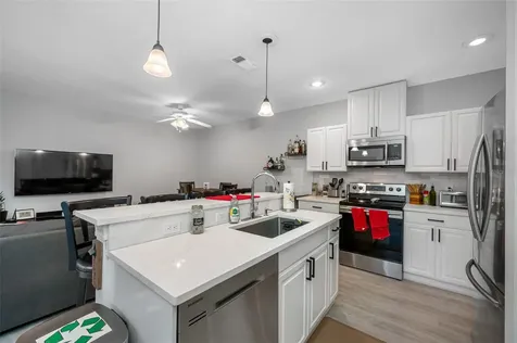 400 S Willow Avenue Tampa FL 33606