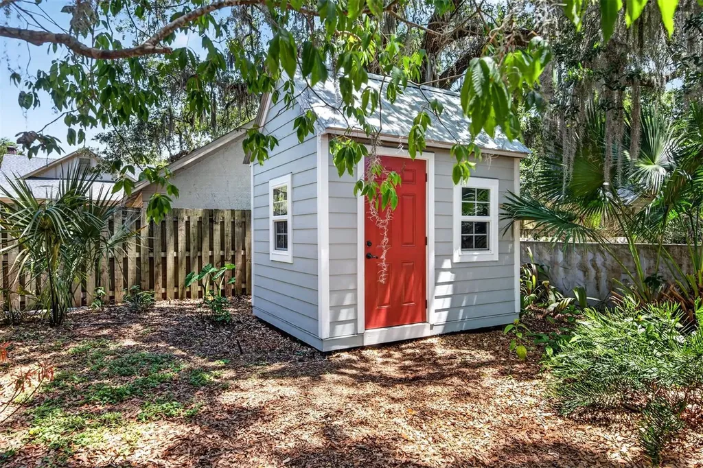 531 NE Boulevard Gainesville FL 32601
