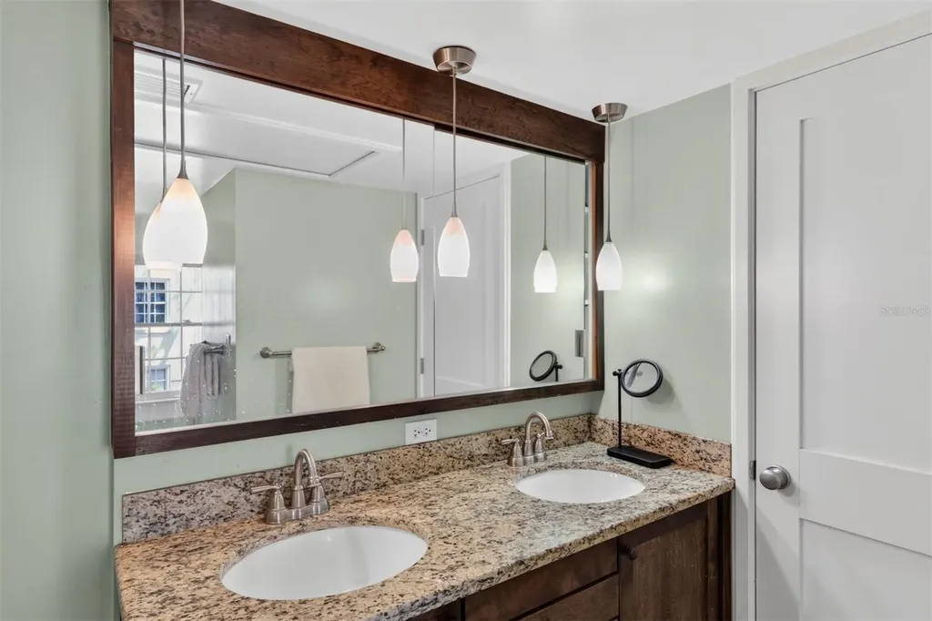 531 NE Boulevard Gainesville FL 32601