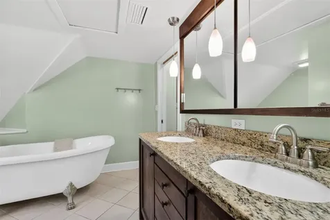 531 NE Boulevard Gainesville FL 32601