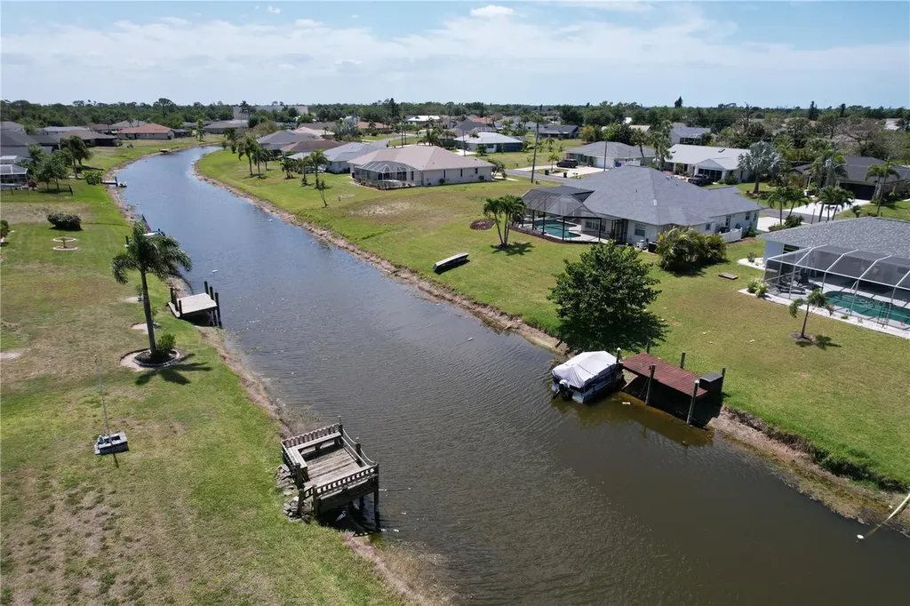184 Mark Twain Lane Rotonda West FL 33947