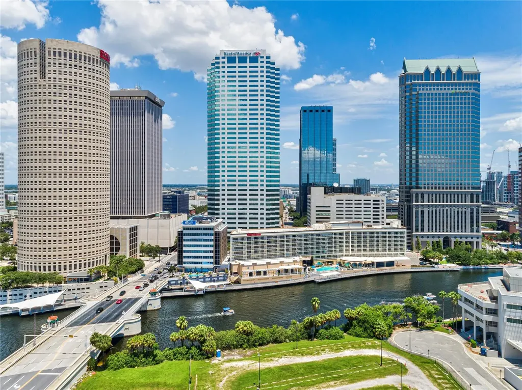 2307 1/2 N Elcoe Drive Tampa FL 33603