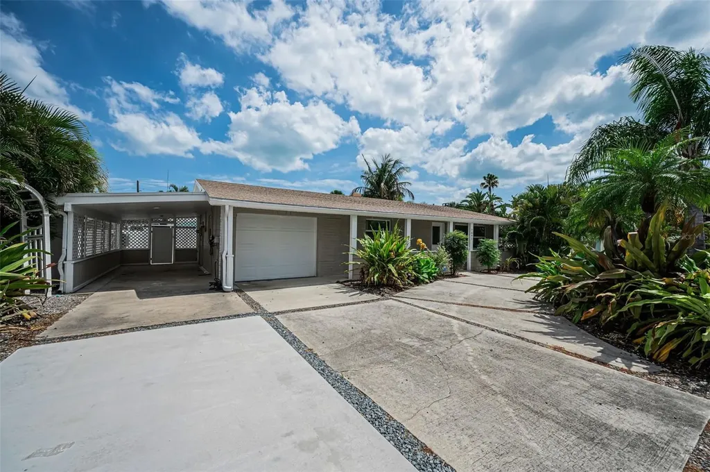 7691 Coquina Way St Pete Beach FL 33706