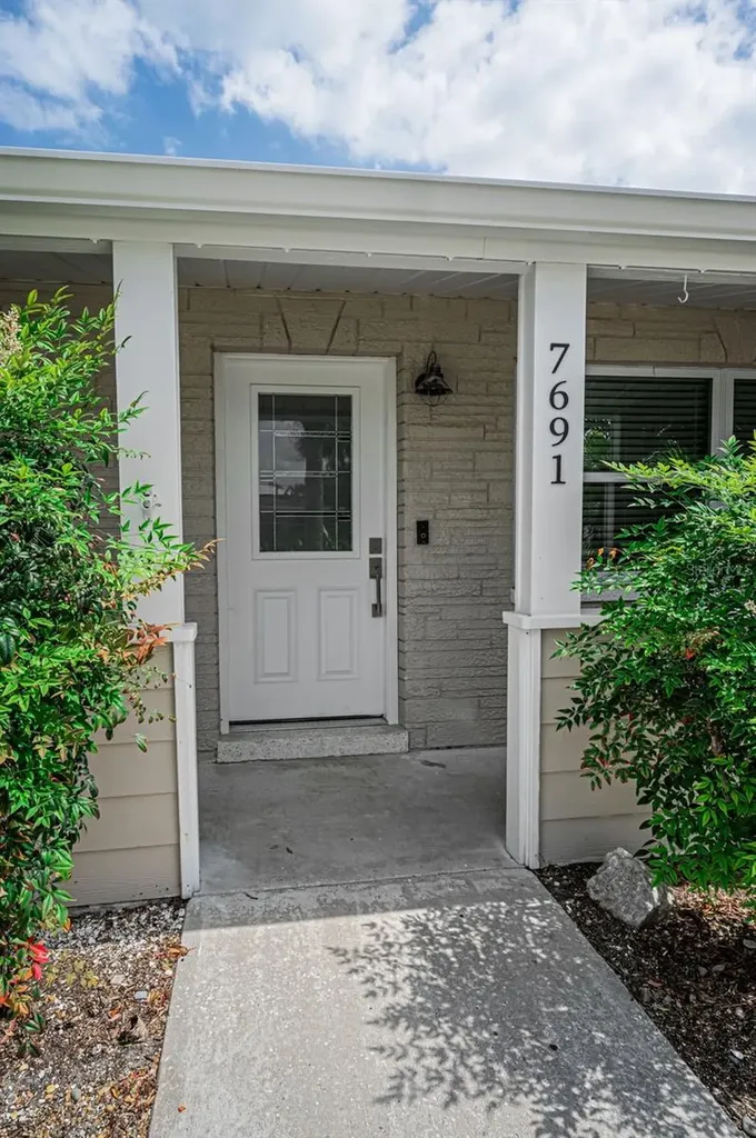 7691 Coquina Way St Pete Beach FL 33706