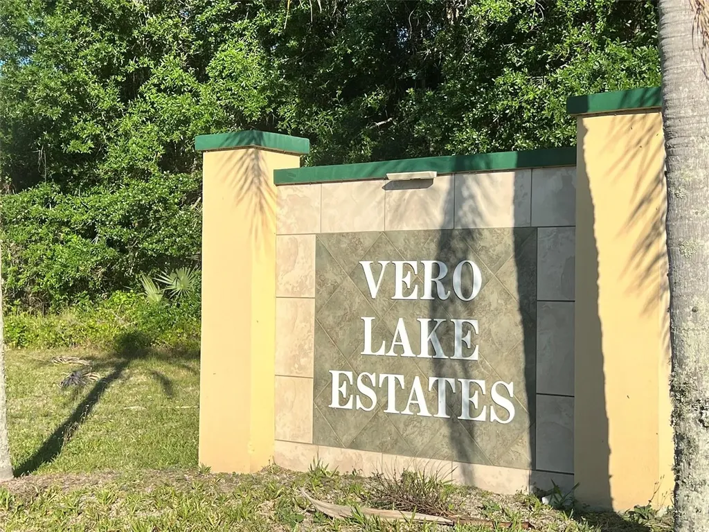 8965 100th Avenue Vero Beach FL 32967