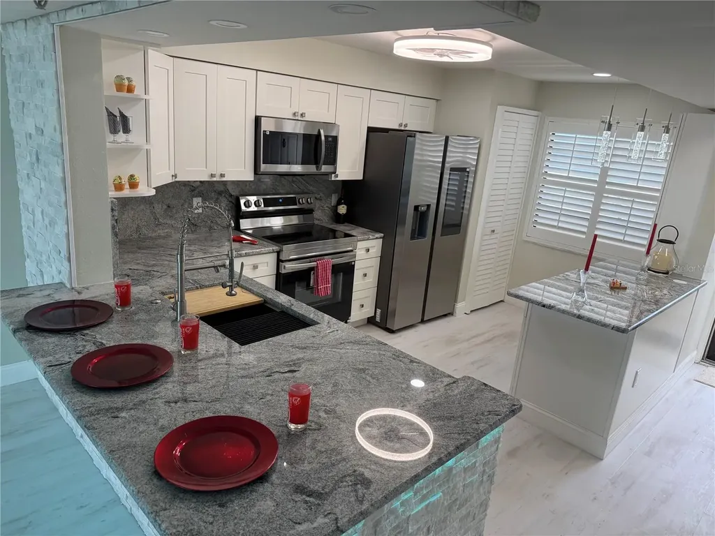 2530 Gary Circle Dunedin FL 34698