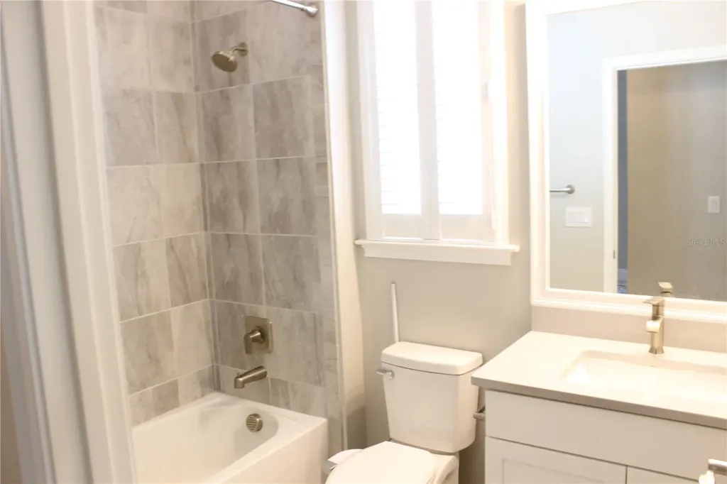 5721 Long Shore Loop Sarasota FL 34238