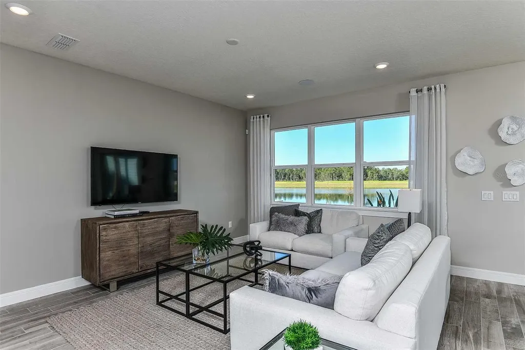 2327 Lily Bloom Road St Cloud FL 34771