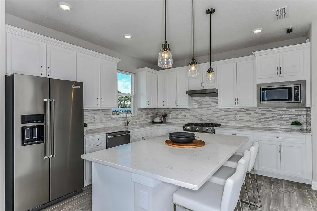 2327 Lily Bloom Road St Cloud FL 34771