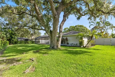 4125 Pinar Drive Bradenton FL 34210