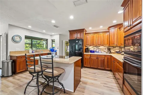 4125 Pinar Drive Bradenton FL 34210