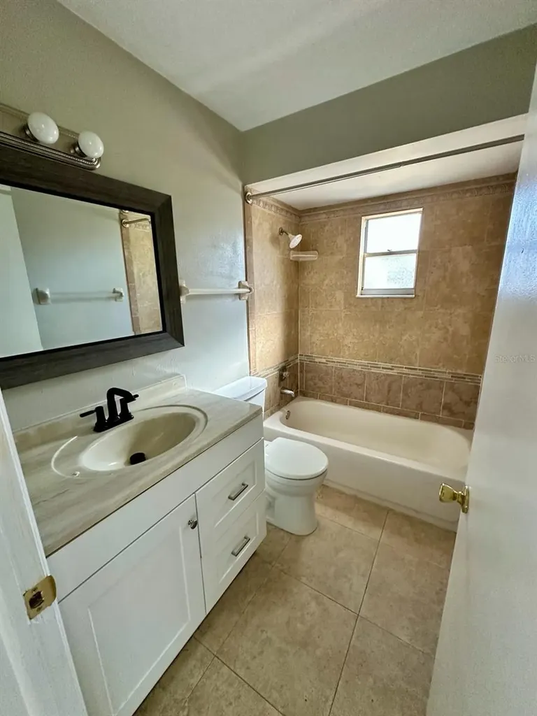 1109 E Rohe Street Tarpon Springs FL 34689