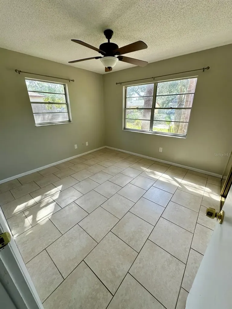 1109 E Rohe Street Tarpon Springs FL 34689