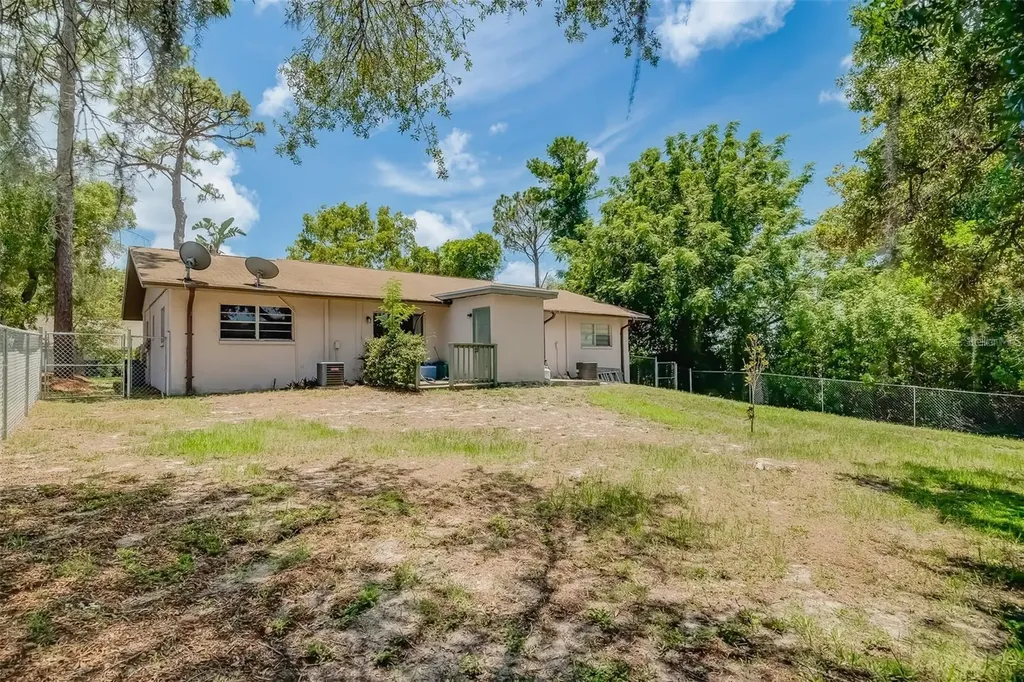 1109 E Rohe Street Tarpon Springs FL 34689