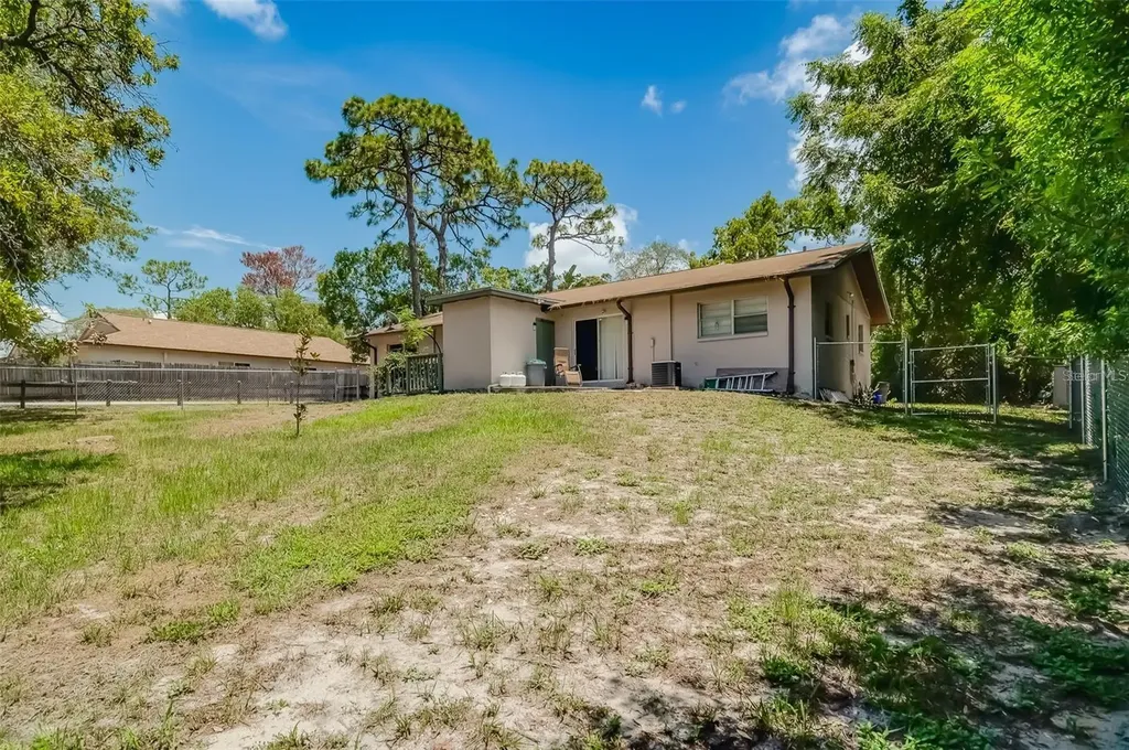 1109 E Rohe Street Tarpon Springs FL 34689