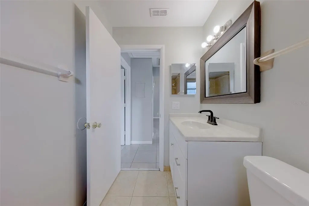 1109 E Rohe Street Tarpon Springs FL 34689