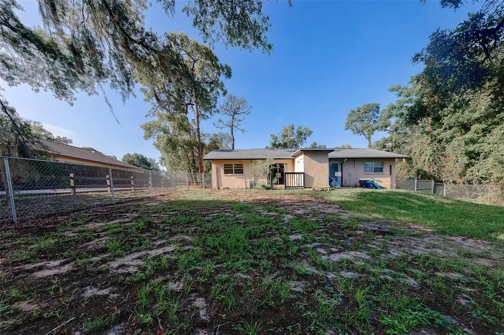 1109 E Rohe Street Tarpon Springs FL 34689