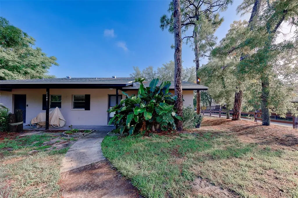 1109 E Rohe Street Tarpon Springs FL 34689
