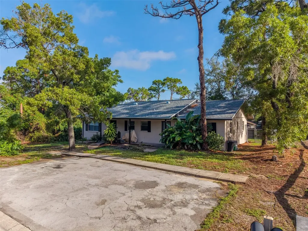 1109 E Rohe Street Tarpon Springs FL 34689