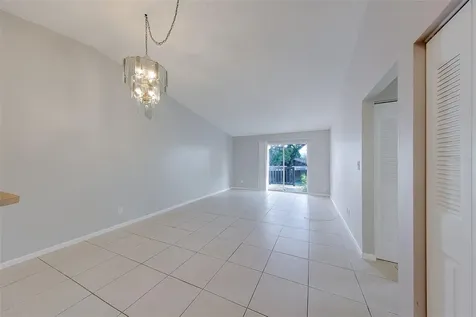 1109 E Rohe Street Tarpon Springs FL 34689