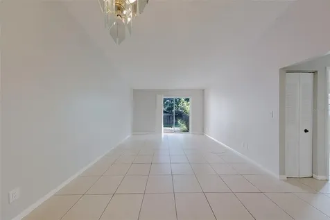 1109 E Rohe Street Tarpon Springs FL 34689