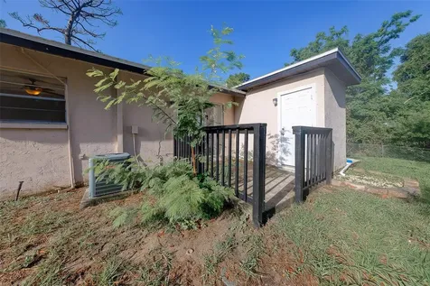 1109 E Rohe Street Tarpon Springs FL 34689