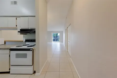 1109 E Rohe Street Tarpon Springs FL 34689