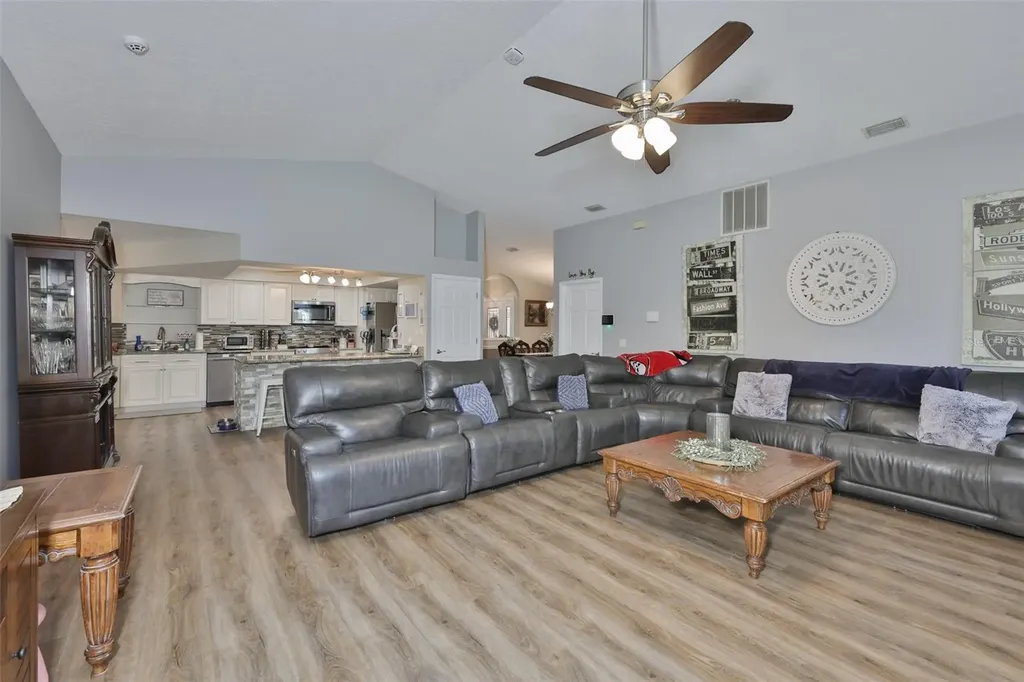 3931 Appletree Drive Valrico FL 33594