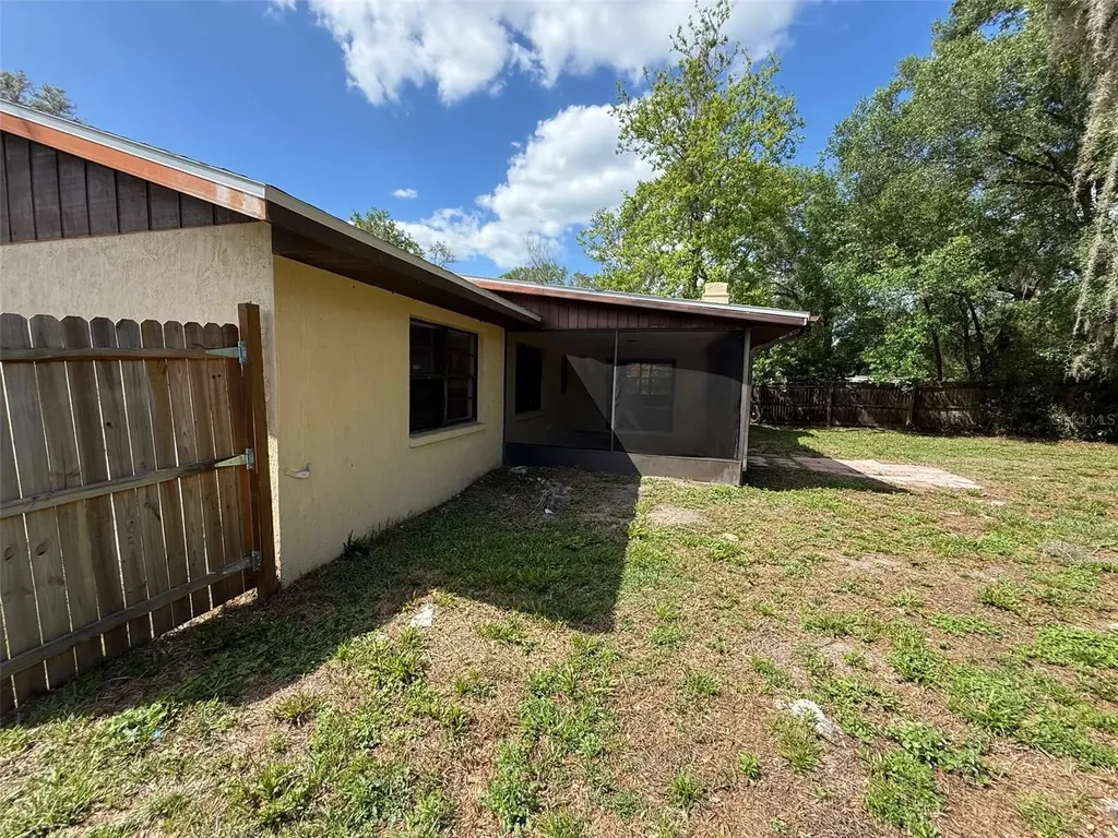 5072 Lakewood Drive Dade City FL 33523