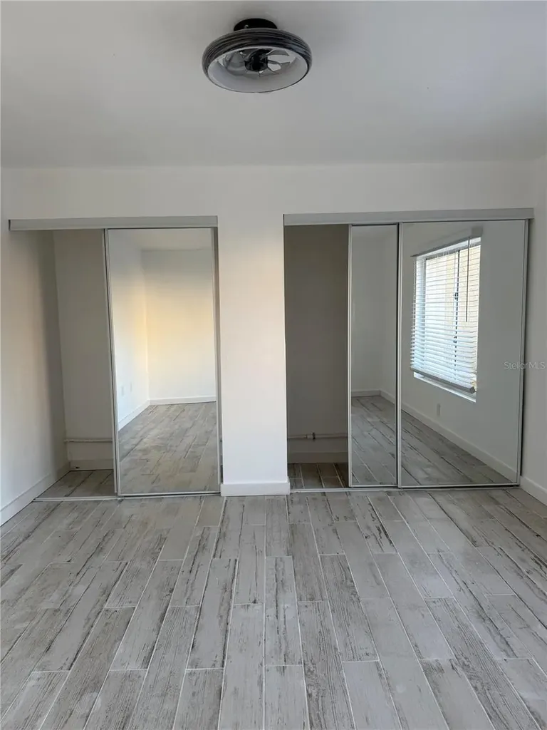 2611 Pine Lake Terrace Sarasota FL 34237
