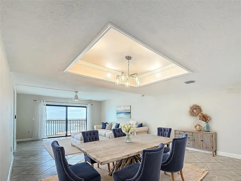 7300 Sun Island Dr S, South Pasadena FL 33707