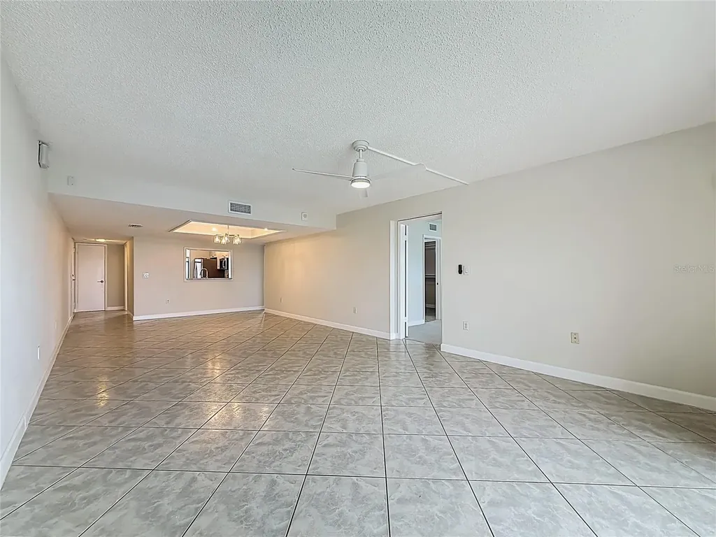 7300 Sun Island Dr S, South Pasadena FL 33707