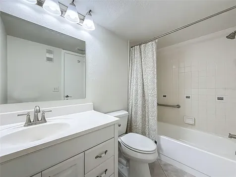 7300 Sun Island Dr S, South Pasadena FL 33707