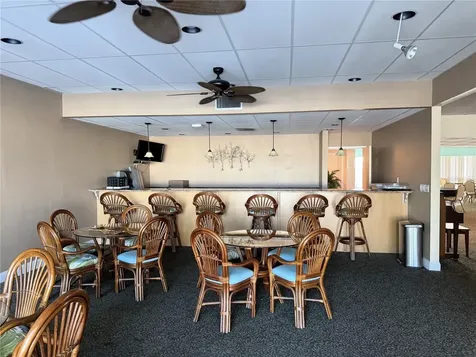 7300 Sun Island Dr S, South Pasadena FL 33707