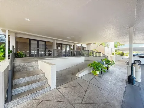 7300 Sun Island Dr S, South Pasadena FL 33707