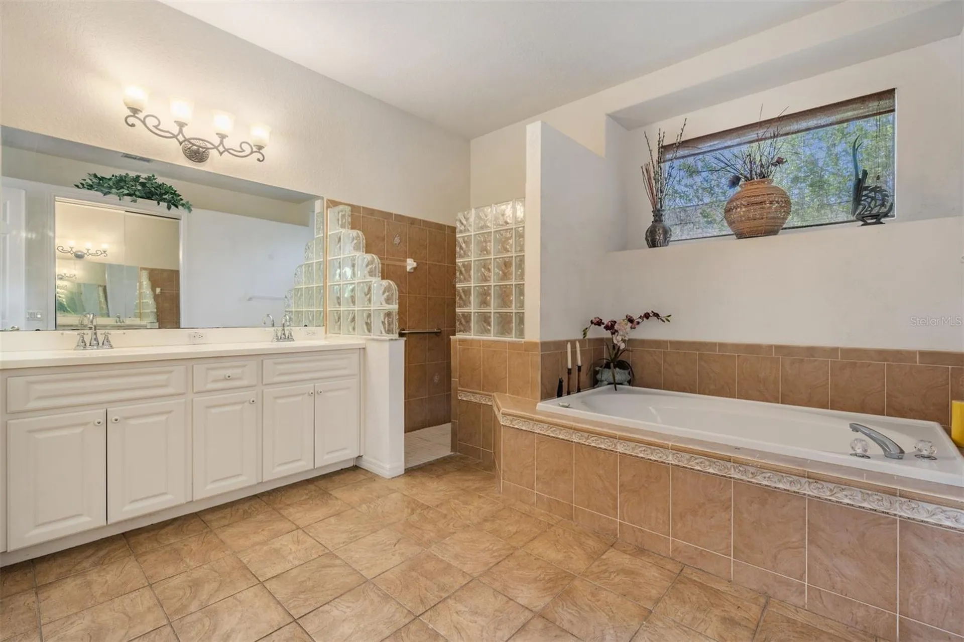 12220 Woodlands Circle Dade City FL 33525