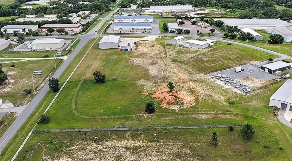 1721 Leesburg Commons Court Leesburg FL 34748