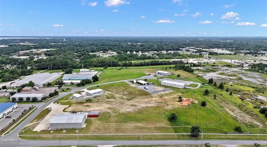 1721 Leesburg Commons Court Leesburg FL 34748